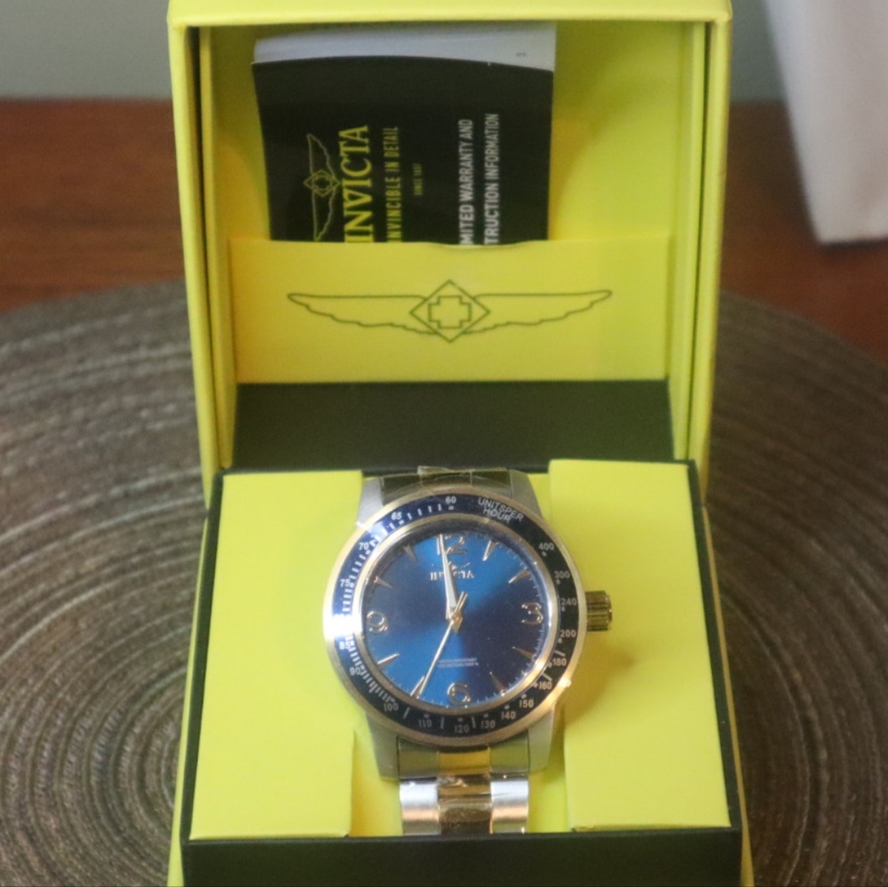 Invicta Specialty 38533 Men's Two-Tone Watch